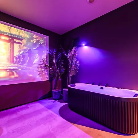 아파트 Jacuzzi Cinema Japandi 2