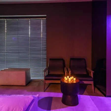 Jacuzzi Cinema Japandi 2 *