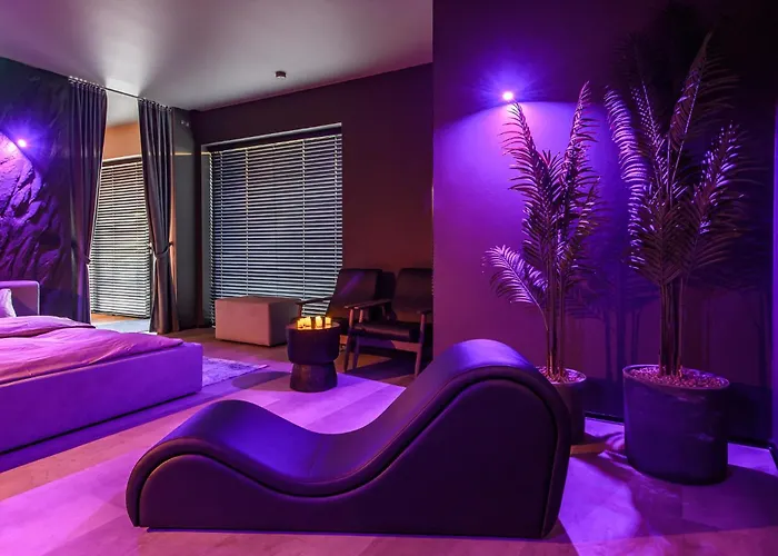 Jacuzzi Cinema Japandi 2 *