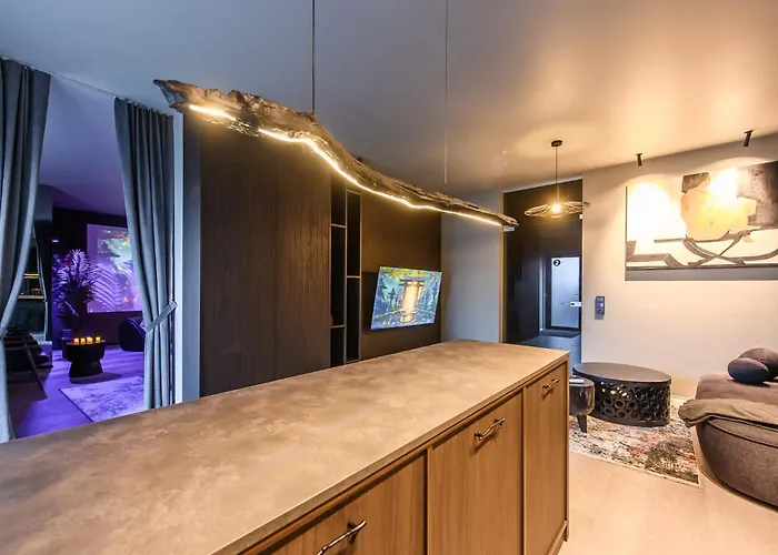 Апартаменты Jacuzzi Cinema Japandi 2 *