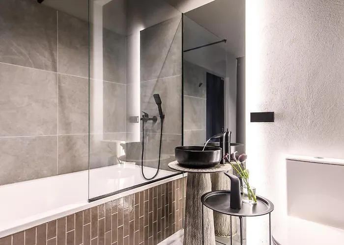 Апартаменты Jacuzzi Cinema Japandi 2 *